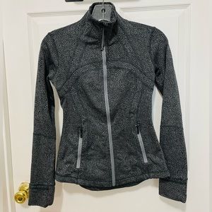 Lululemon Women’s Black/Gray Long Sleeve Zipped Full Zip Define Jacket Size 4